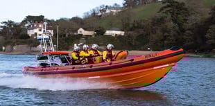 Salcombe Lifeboat rescues inflatable dinghy near Prawle Point