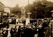 Ivybridge war memorial: Councillors say structure should be listed