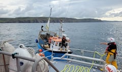 Salcombe RNLI tows fishing boat to safety
