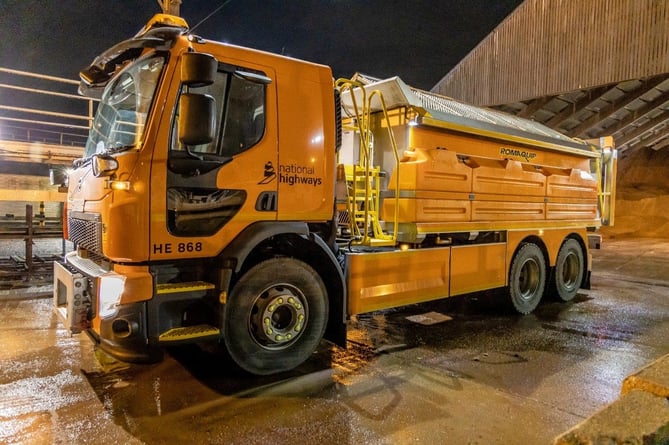 gritting lorry 