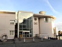 Freed Thorverton Post Office robber jailed again for carrying a knife

