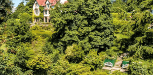 "Extravagant" holiday homes that offer a taste of 'Saltburn' luxury 