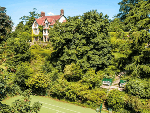 "Extravagant" holiday homes that offer a taste of 'Saltburn' luxury 