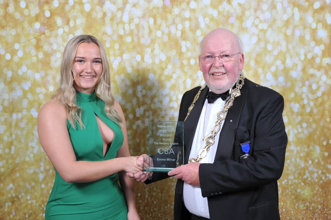 Emma Milner receives her Trainee Baker of the Year Award from CBA Regional President Michael Astill
Photo- Norsworthy Photography