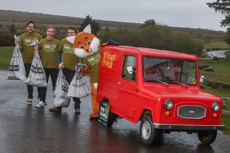 More than 10,000 postcards were delivered by ‘Foxie Postie’ as part of an anti-trail hunt campaign led by the League Against Cruel Sports