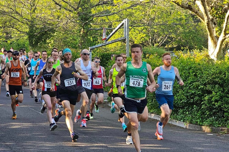 Runners on the Ivybridge 10k