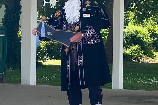 "Oyez, oyez, oyez 