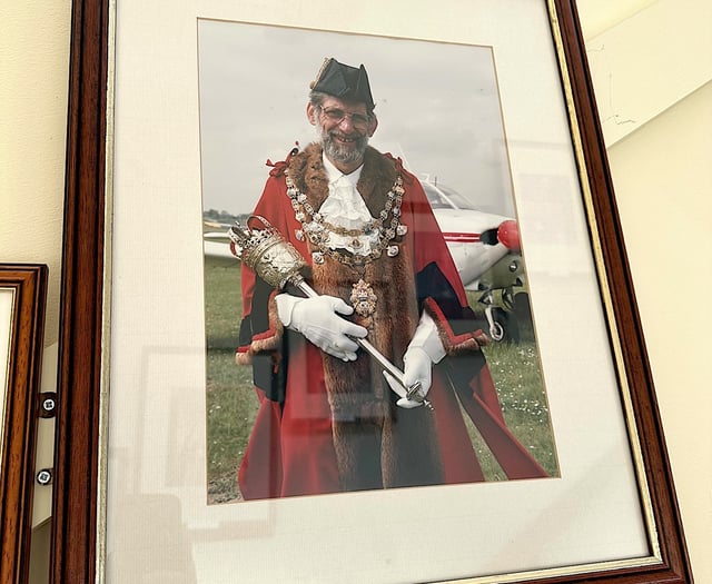 Former Dartmouth mayor dies