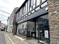 Mayor officially opens Dartmouth banking hub