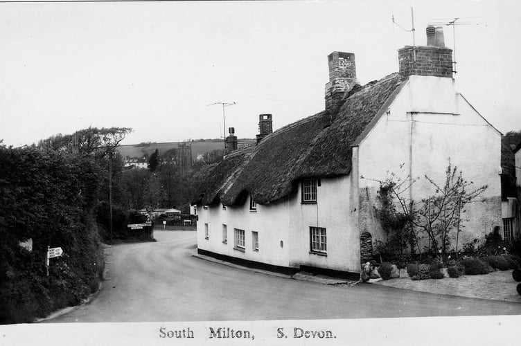 Cottages in South Milton
