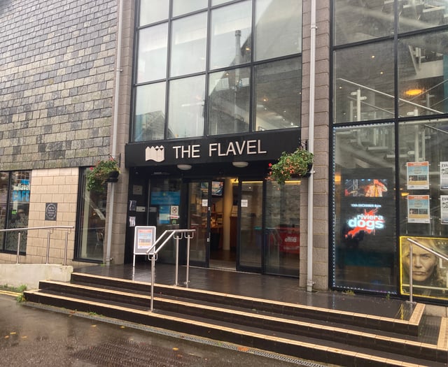 Light’s up in Dartmouth – live Theatre by Jonathan Turner
