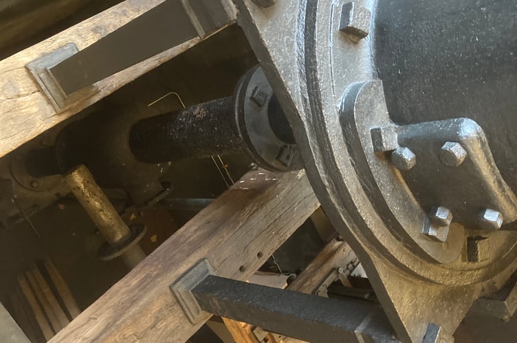 Close-up of the pistons