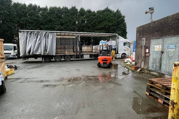 The articulated truck ready for loading