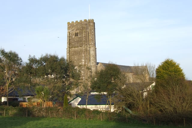 South Devon Players bring The Scarlet Pimpernel to life in Stokenham