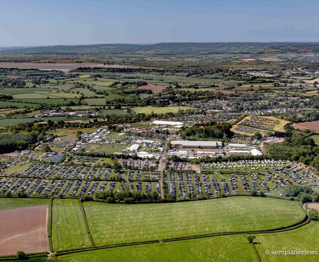 Shutterbugs required for County Show competition