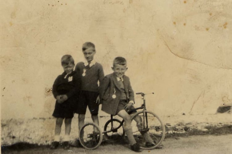 1937, near beach at Hallsands
L - R, Jim Trout, Fred Lynn, Den Stone (on tricycle )