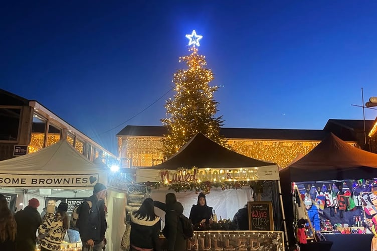  Totnes Christmas Market