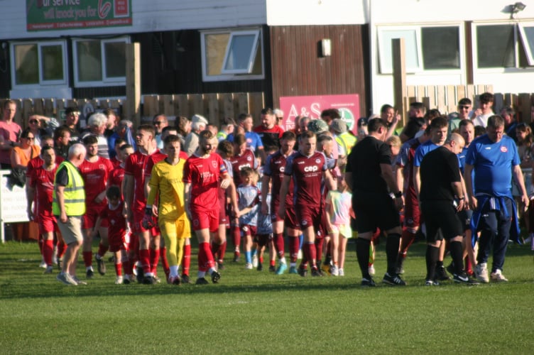 Here come the teams- Kingsteignton vs Waldon