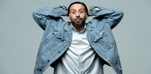 Tamer Nafar's intimate Totnes show blends humour, politics and music