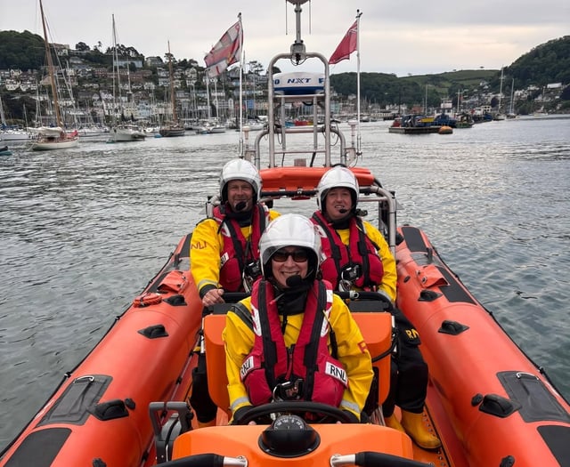 Dart RNLI station hosts chief for training visit