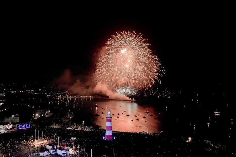 Plymouth Hoe: British Firework Champtionships