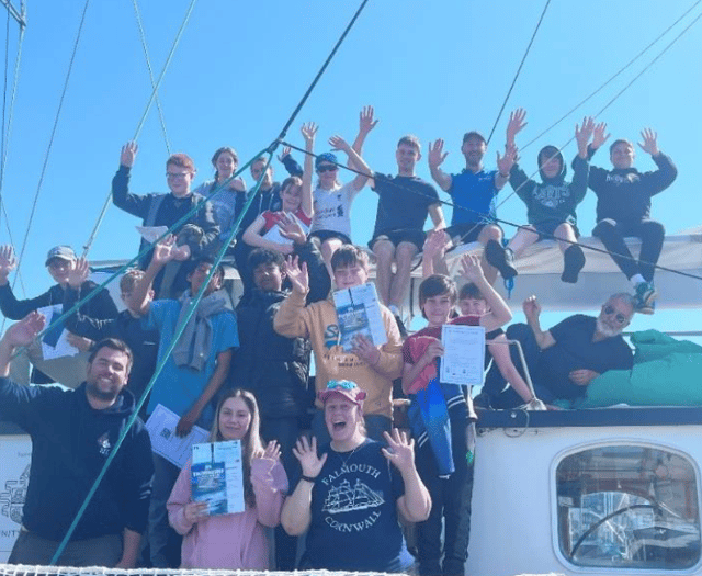 Dartmouth students shine in sailing voyage