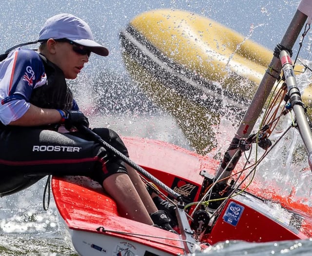 Charlie MacKenzie wins silver at 2025 World Championship