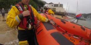 RNLI Salcombe lifeboat aids two inshore rescues in four hours 