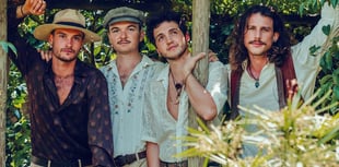 Los Costureros record debut album by firelight in Spain