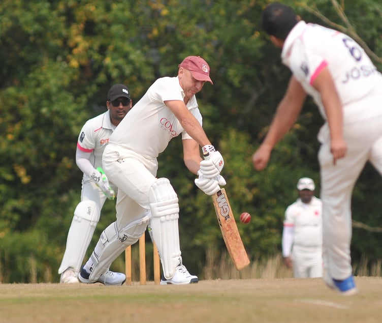 Devon Cricket League E Division West. Stokeinteignhead versus Dartington & Totnes. Dartington & Totnes batsman Justin Osborne
Dartington & Totnes won the toss and chose to bat making 192/5 off 45 overs. Stoke took to the crease after tea scoring 195/8 in 30.2 overs and taking a two wicket win.