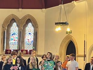 Harbertonford Primary School Harvest Festival supports food bank