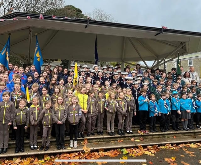 Local Guiding and Scouting groups honour Remembrance Sunday