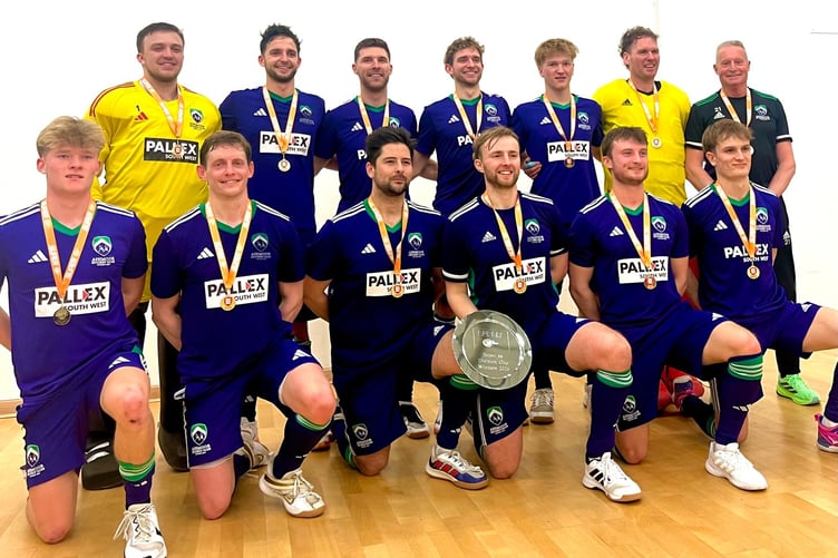 Victorious Ashmoor team with their medals & England Hockey salver for winning the Super Sixes Division 1.
