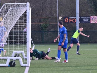 Saints edged out at Coach Road by new leaders