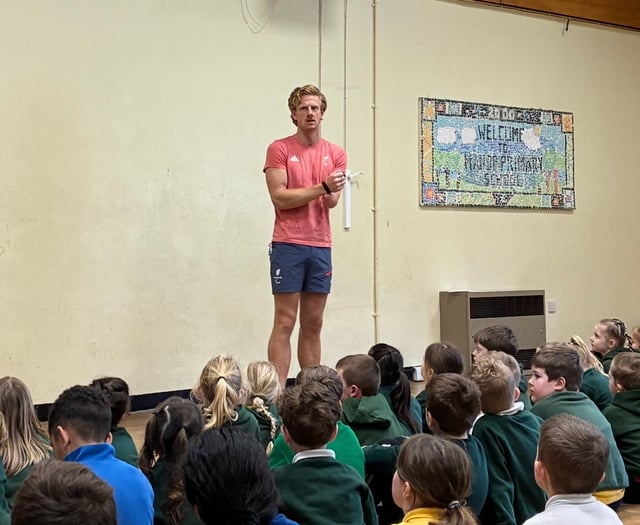 Paralympic star David Hill inspires Ivybridge pupils at Manor Primary
