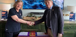 Fastnet race tragedy survivor shares story in Dartmouth