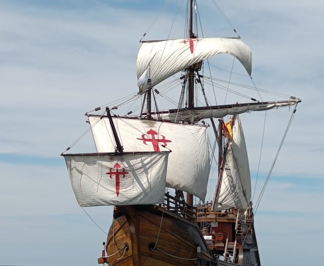 Nao Santa María docks at Brixham for festival