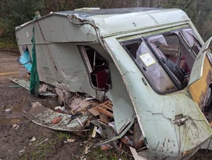 Abandoned Devon caravan to be removed
