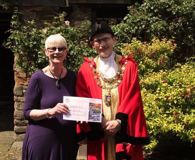 Mayor's charity dance raises more than £1,800 for Totnes charities